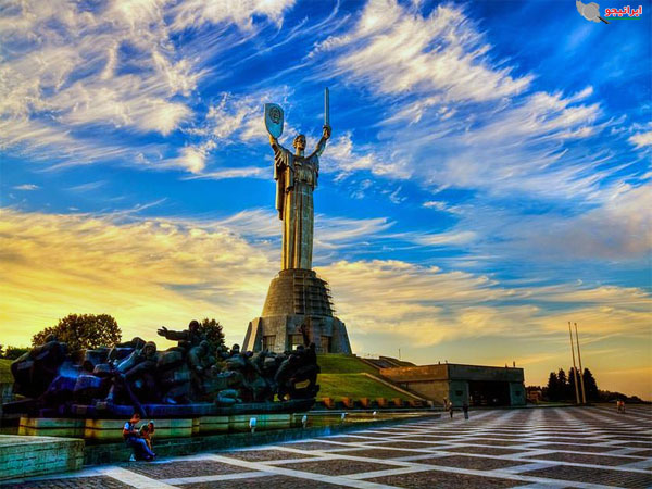مجسمه مادر سرزمین در کی یف