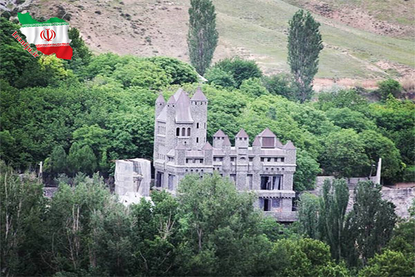 معماری قلعه اغشت: قلعه هاگوارتز ایران کجاست؟