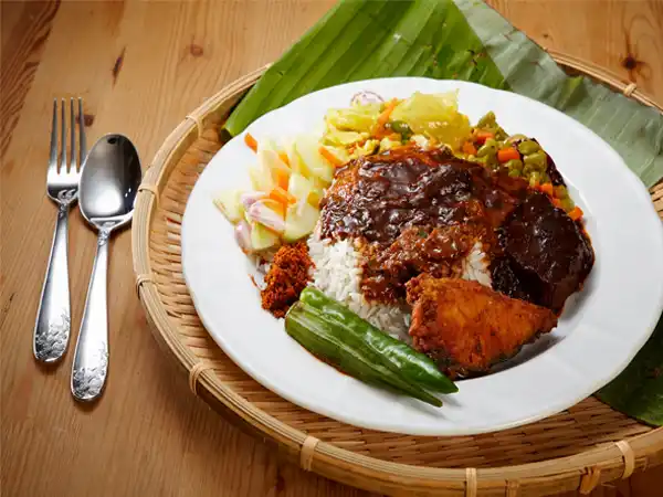 ناسی کاندار یکی از غذا های معروف در مالزی 