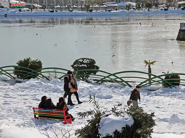 برف سنگین در لاهیجان