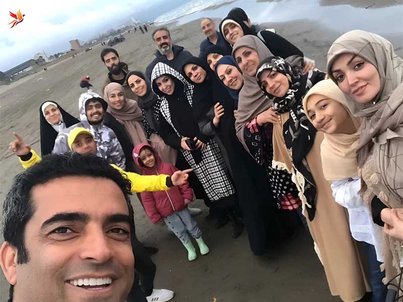 پیشینه خانوادگی منوچهر هادی