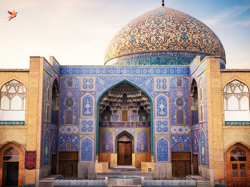 نمایی از کاشی کاری مسجد شیخ لطف الله اصفهان