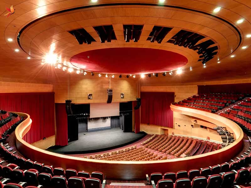 سالن مجهز سینمای برج میلاد