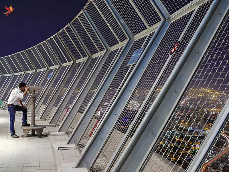 نمای شب سکوی دید باز برج میلاد