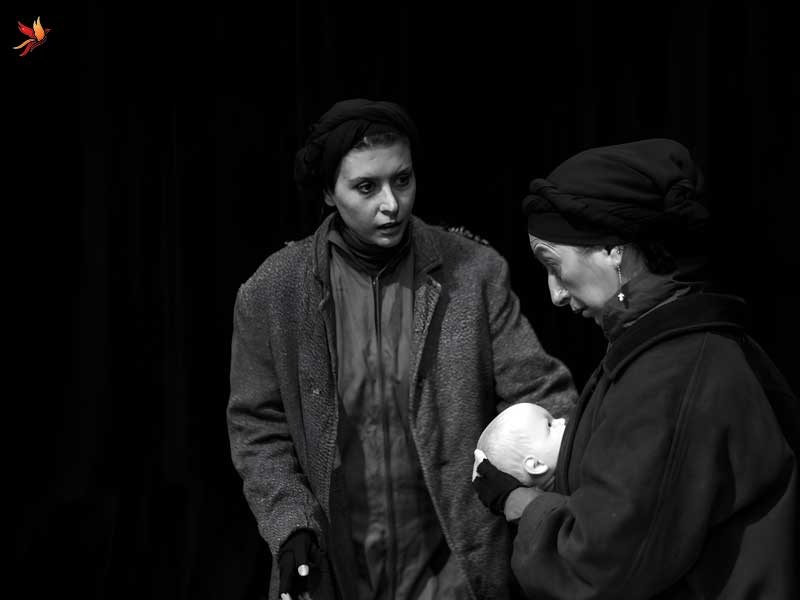 آغاز فعالیت هنری و تحصیلات مژده دایی