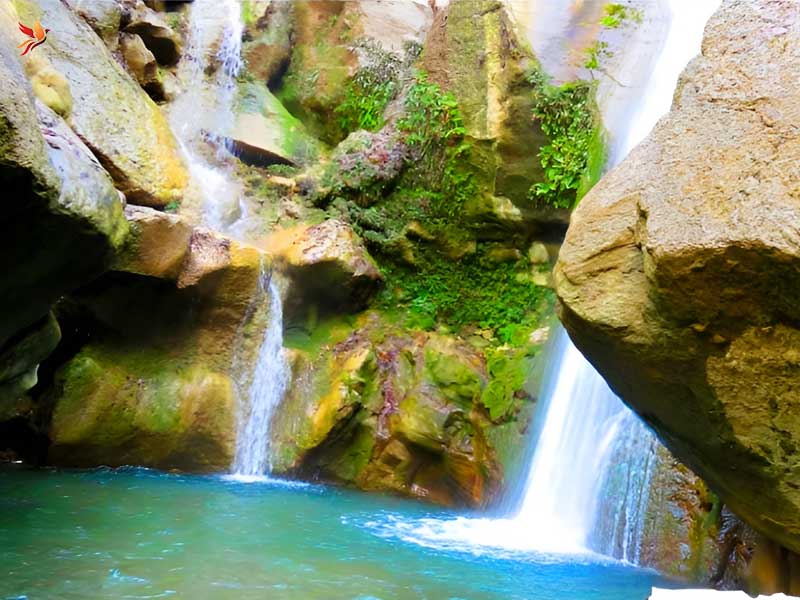 آبشار کلشتر و چشمه آبگرم ماستخور در نزدیکی رودبار