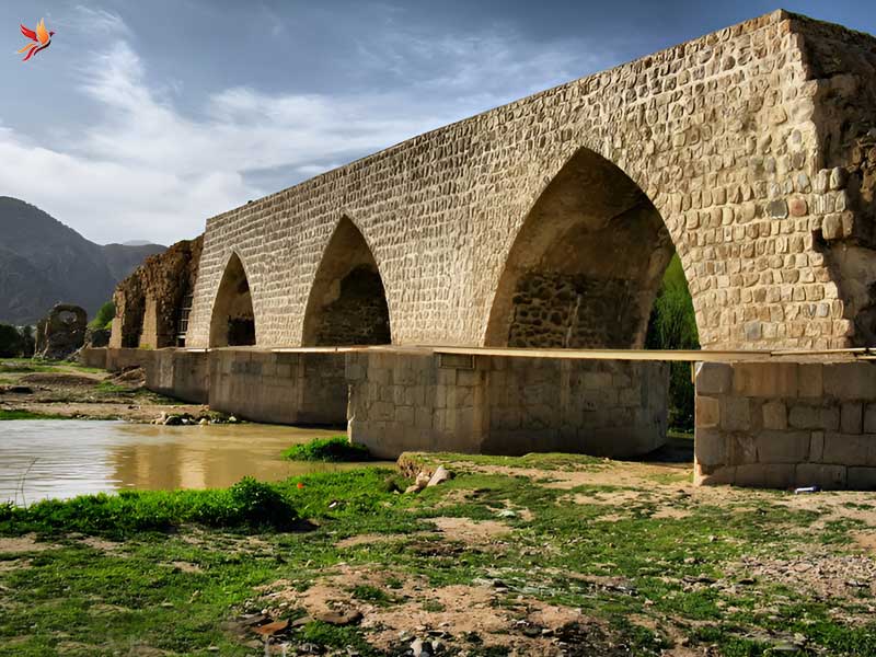 پل خشتی لوشان بر روی سپیدرود رودبار