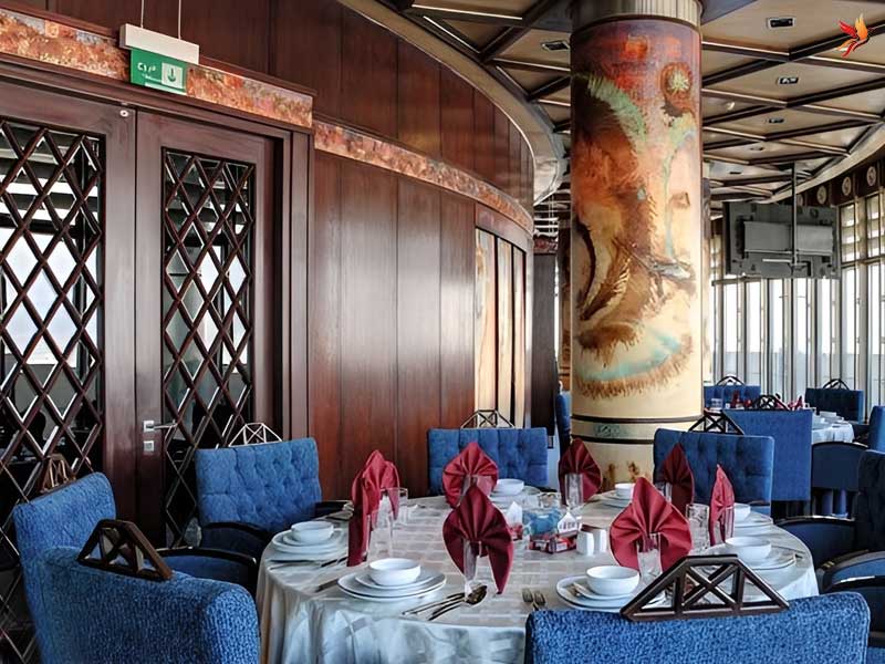 رستوران برج میلاد از امکانات جانبی شهربازی برج میلاد